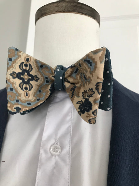 Grayish blue print with blue grey dot reversible Bowtie set