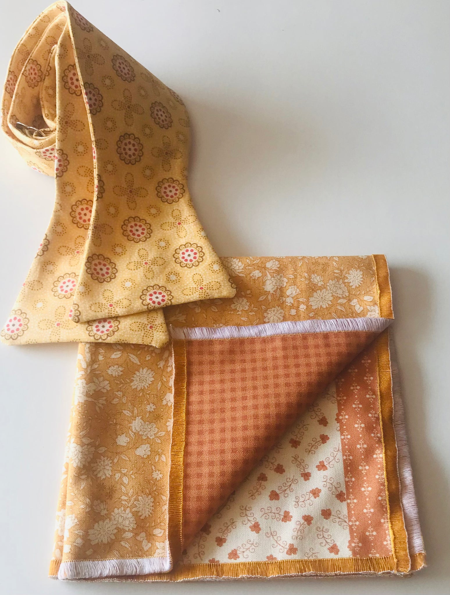 Tanish print Bowtie Set