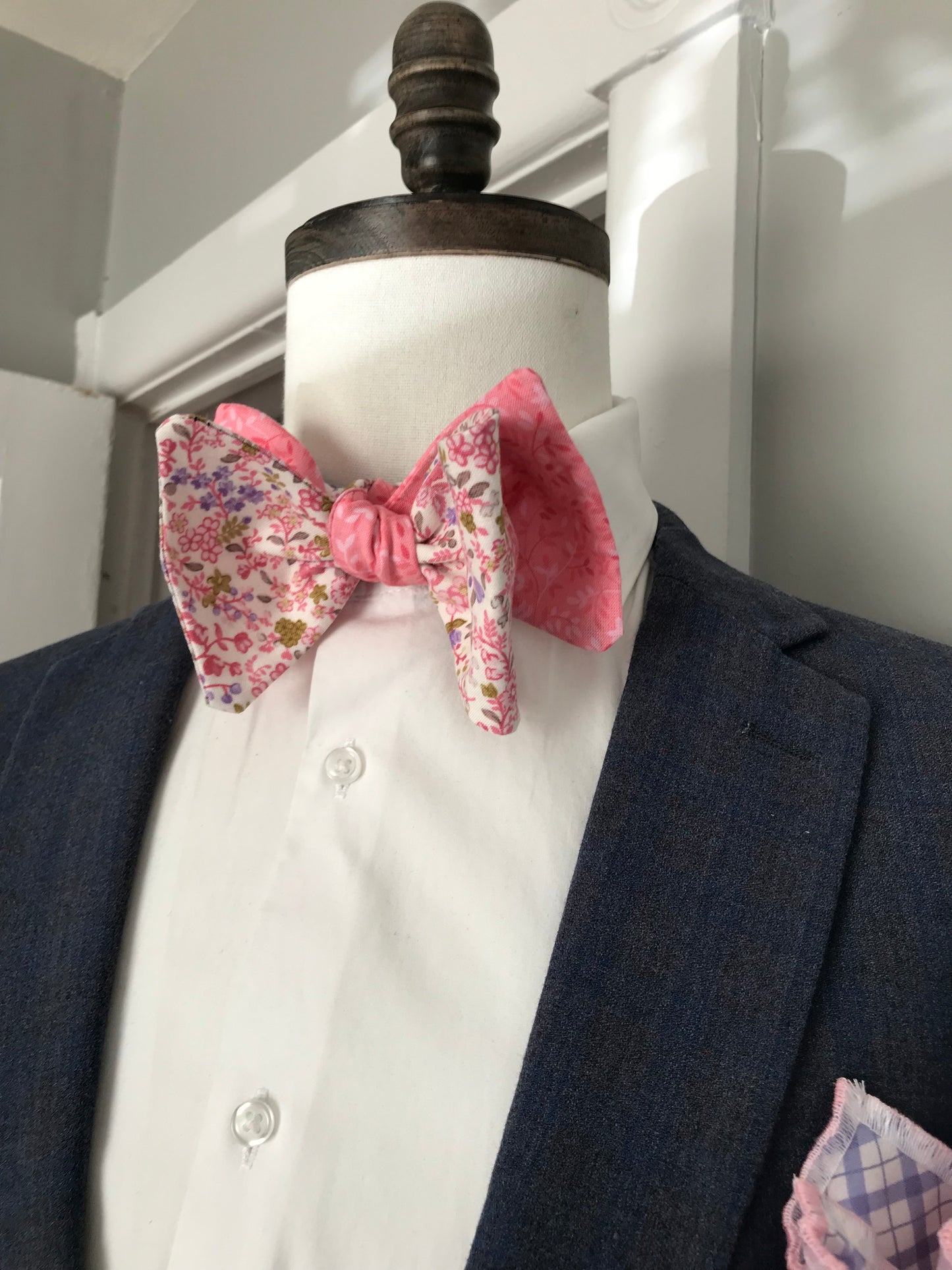 Pink flower and pink print reversible Bowtie set (FATBOW)