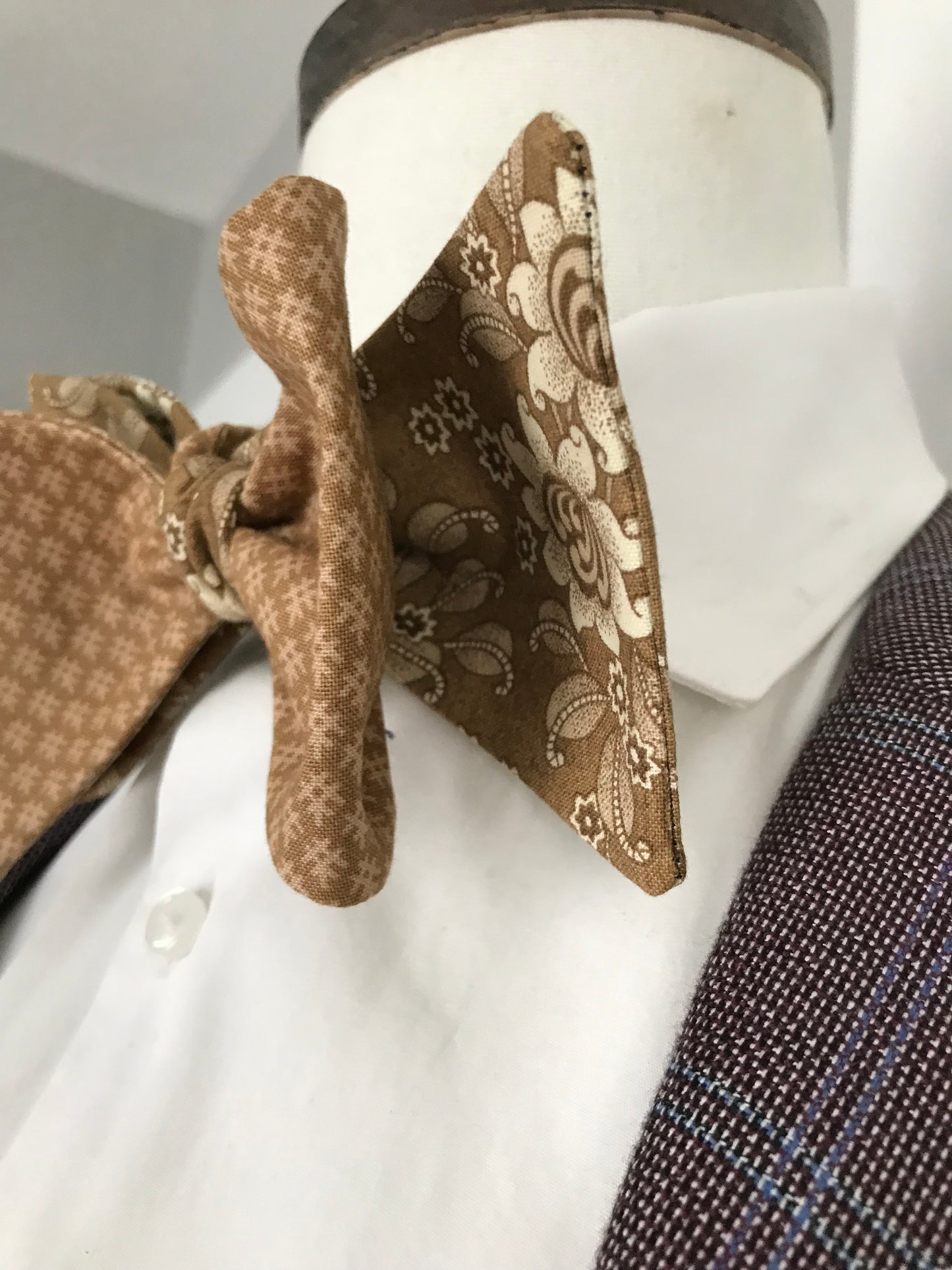 Tan print on Tan print reversible Bowtie set (FATBOW)