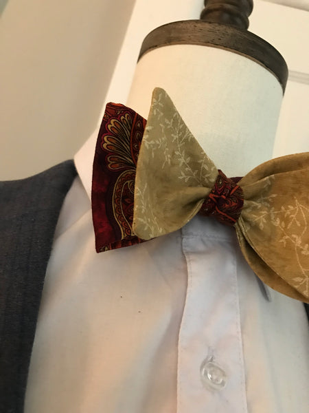 Burgundy and beige reversible Bowtie set