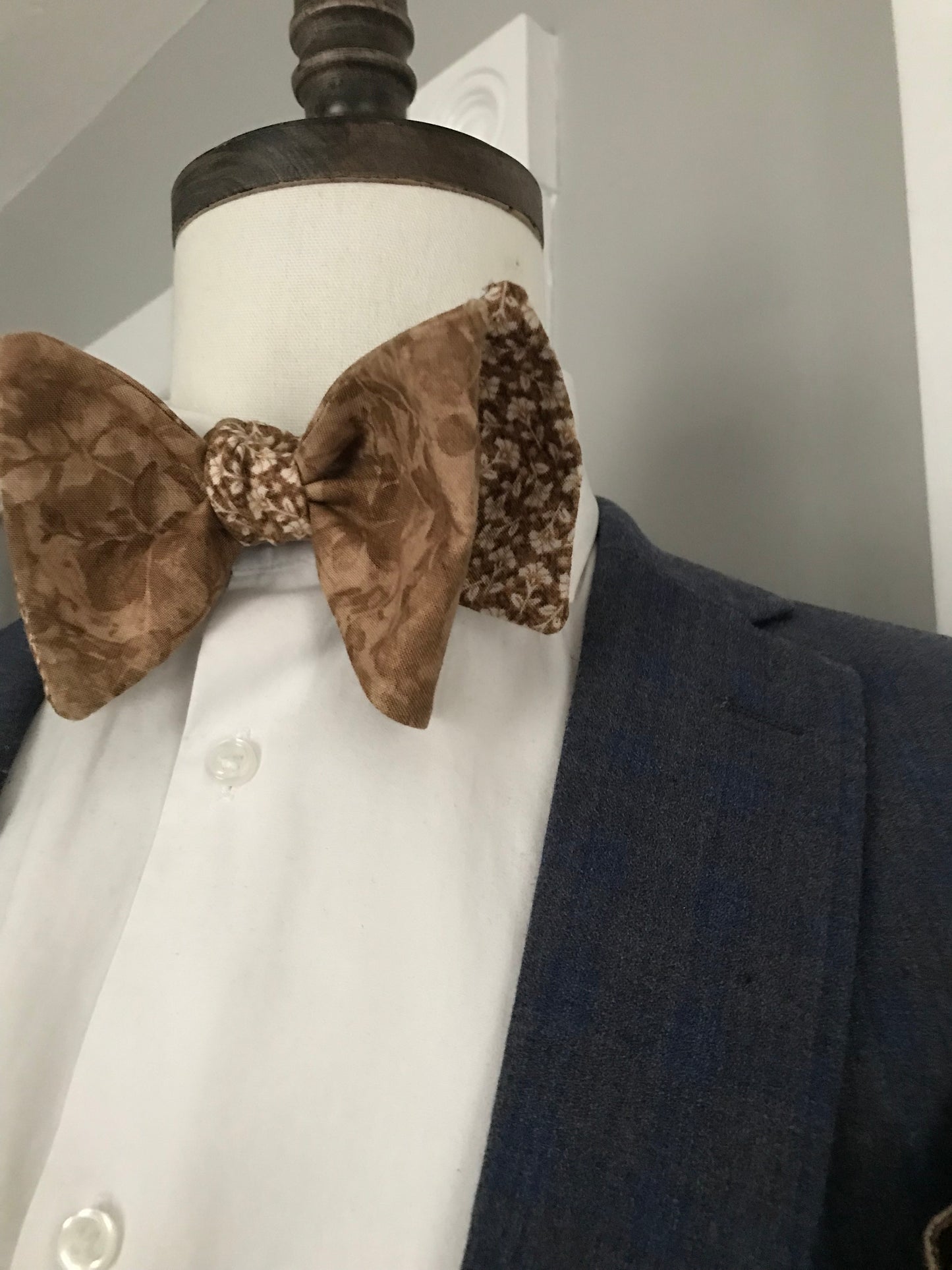 Brown and beige print reversible Bowtie set (FATBOW)