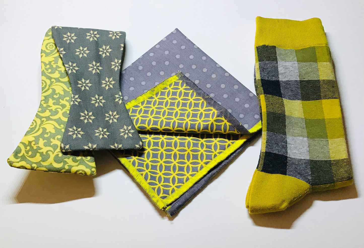 Grey and Yellow reversible Bowtie set with blending socks (FATBOW)