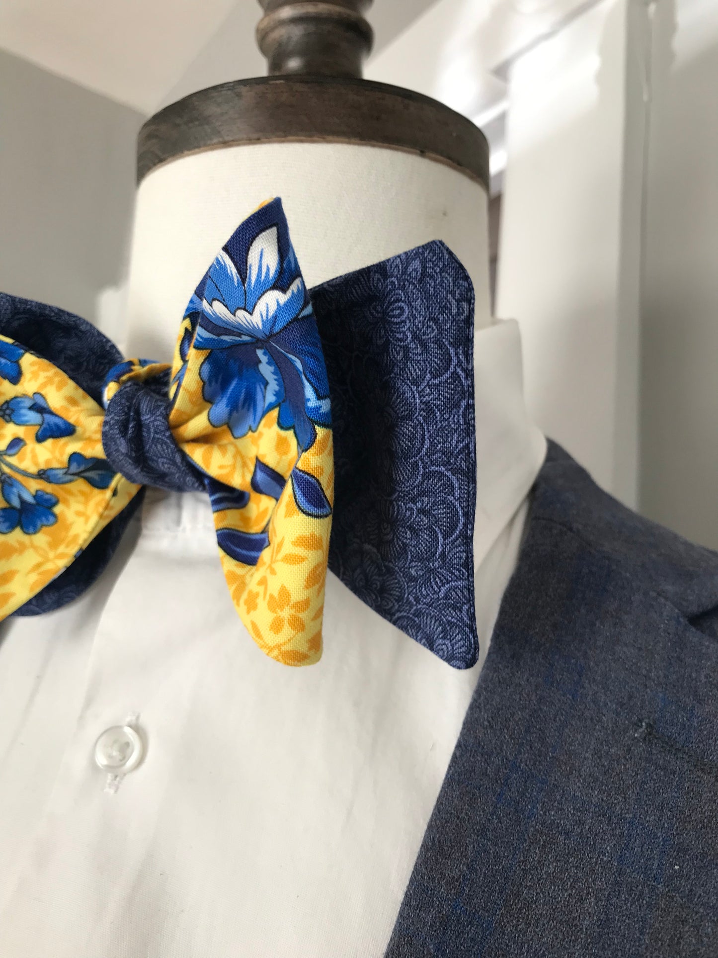 Yellow and blue reversible Bowtie set (FATBOW)