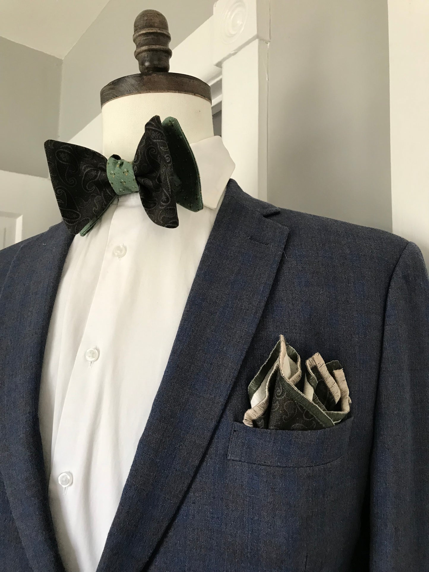 Black and green reversible Bowtie set (FATBOW)