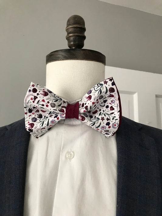 Red white and blue print prettied Bowtie