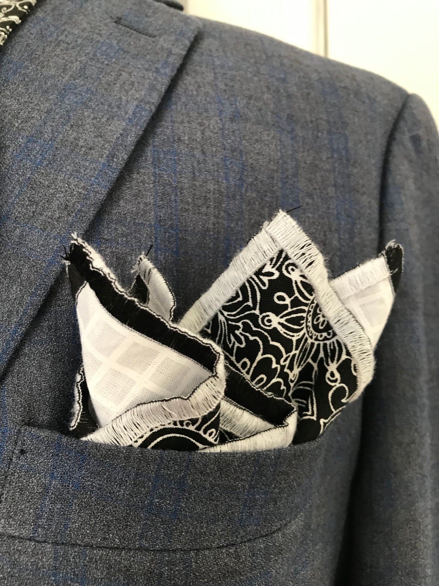 Black and white print reversible Bowtie set (traditional)