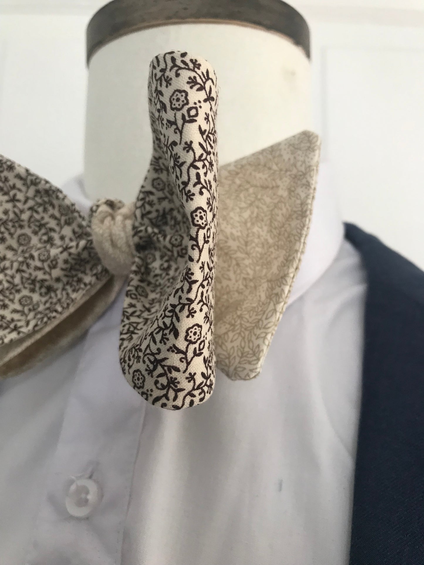 Brown and bone print reversible Bowtie set (FATBOW )