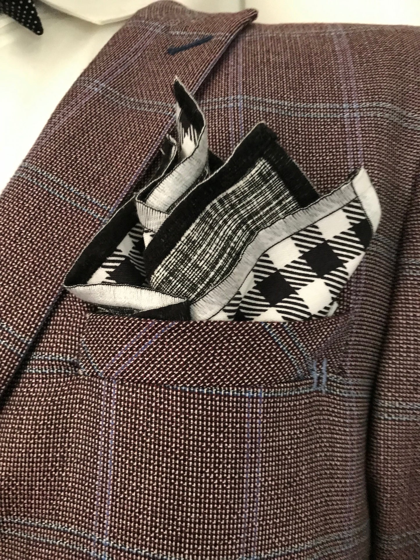 Black print and black and white paisley print reversible Bowtie set (traditional