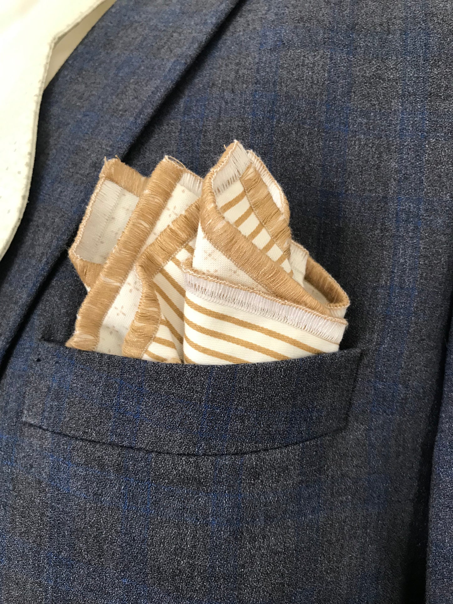 Red and Tan reversible print Bowtie Set (traditional)