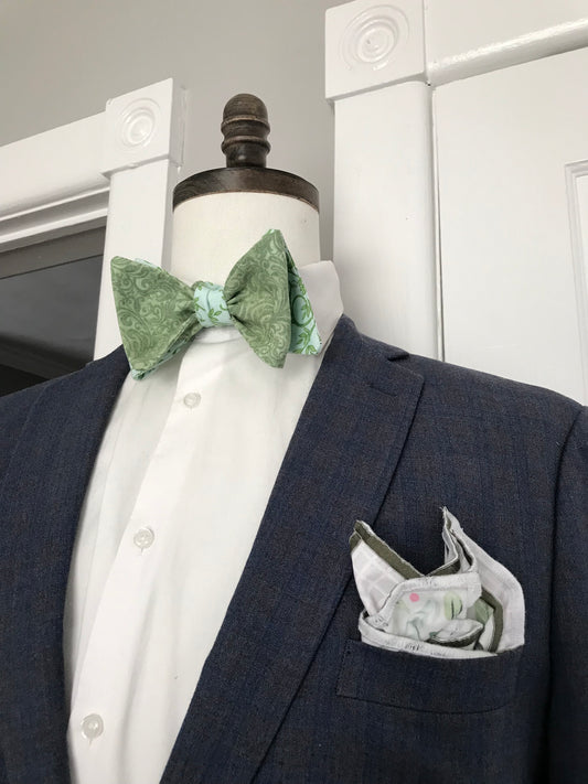 Green paisley and green print reversible Bowtie set (FATBOW)