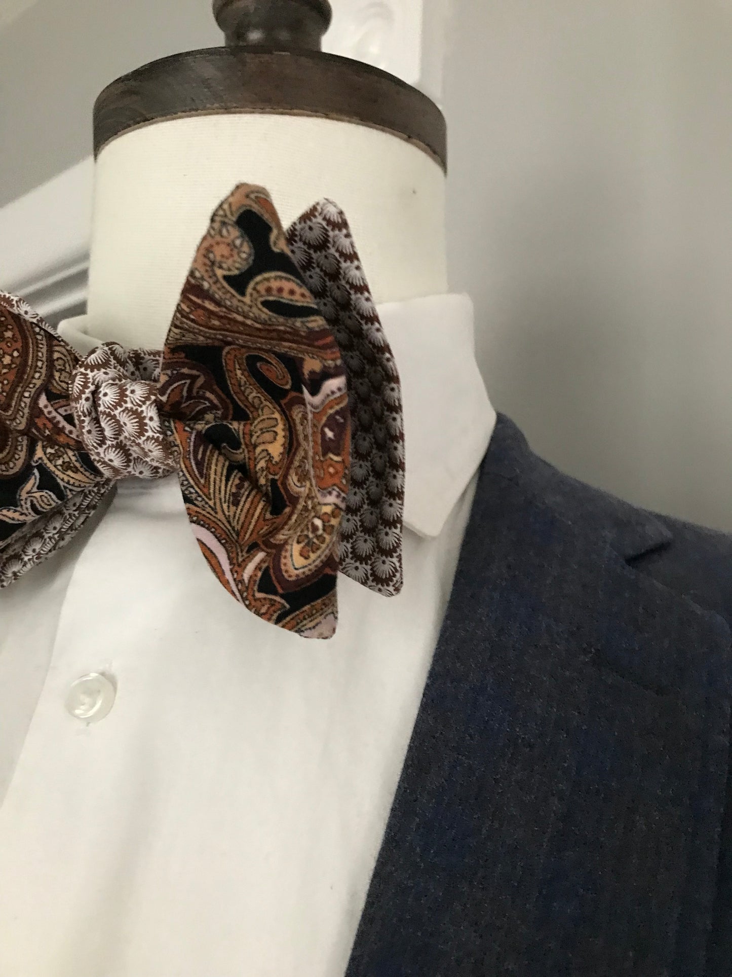 Brown and tan reversible Bowtie set (FATBOW)