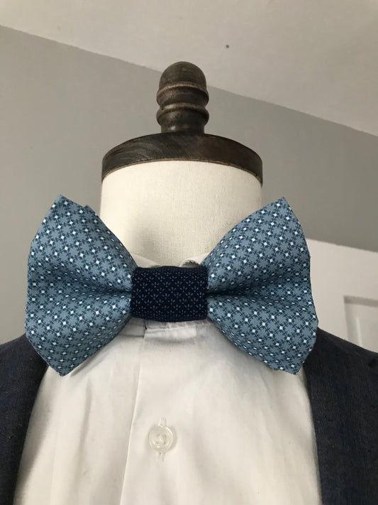 Teal prettied Bowtie
