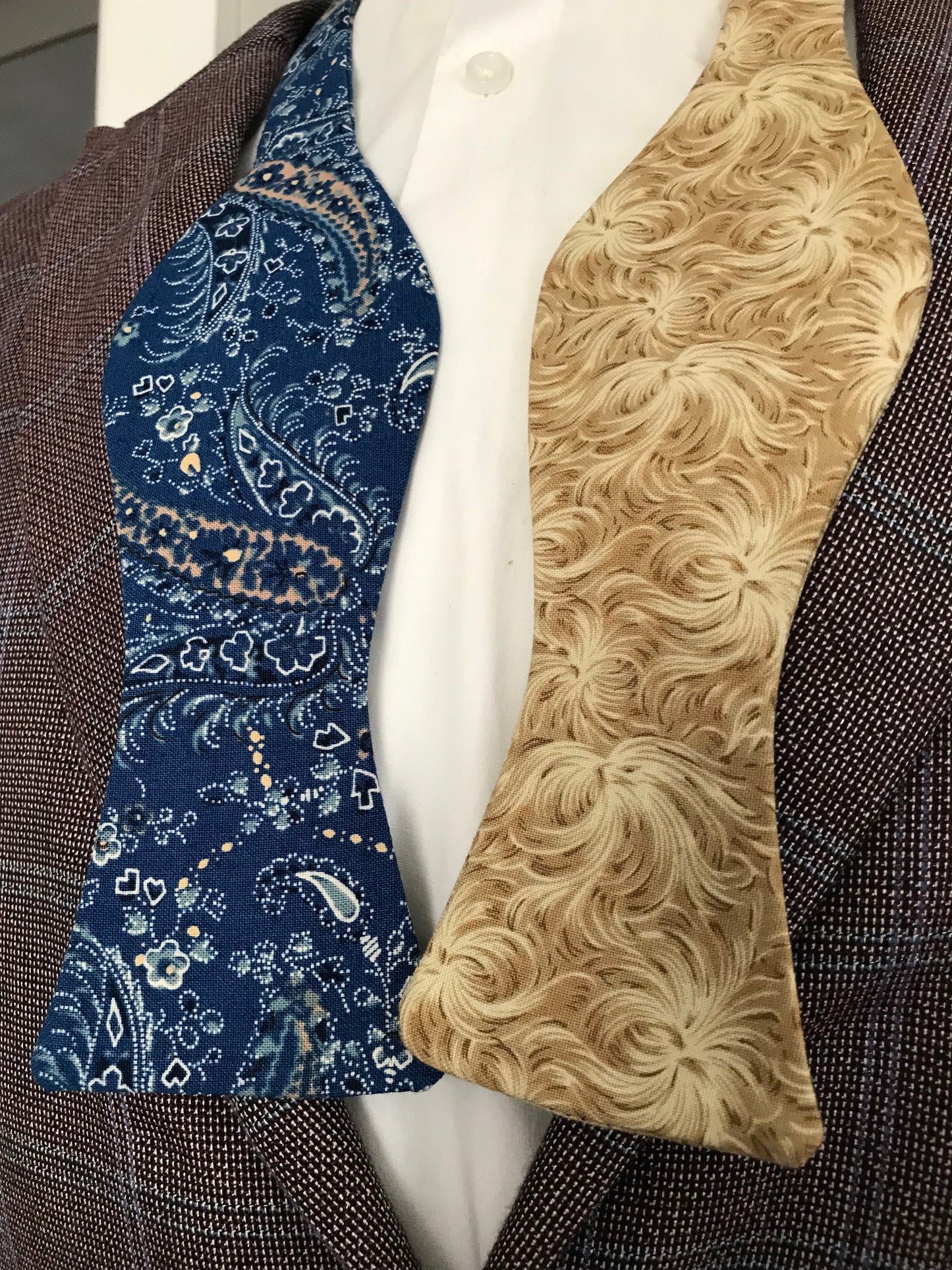 Blue and gold reversible Bowtie set (traditional)