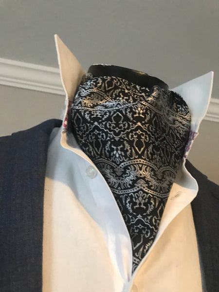 Black and silver Ascot set