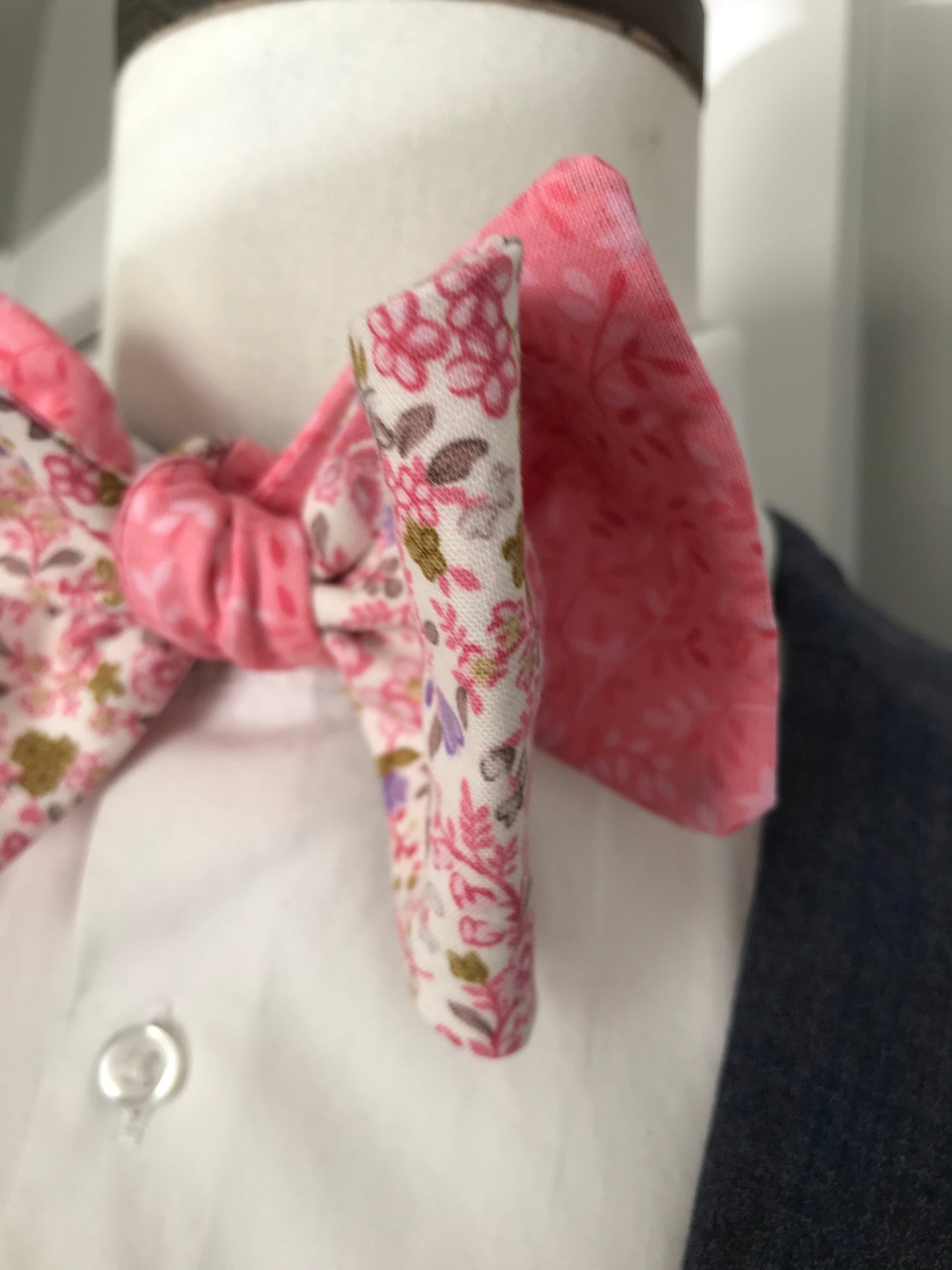 Pink flower and pink print reversible Bowtie set (FATBOW)