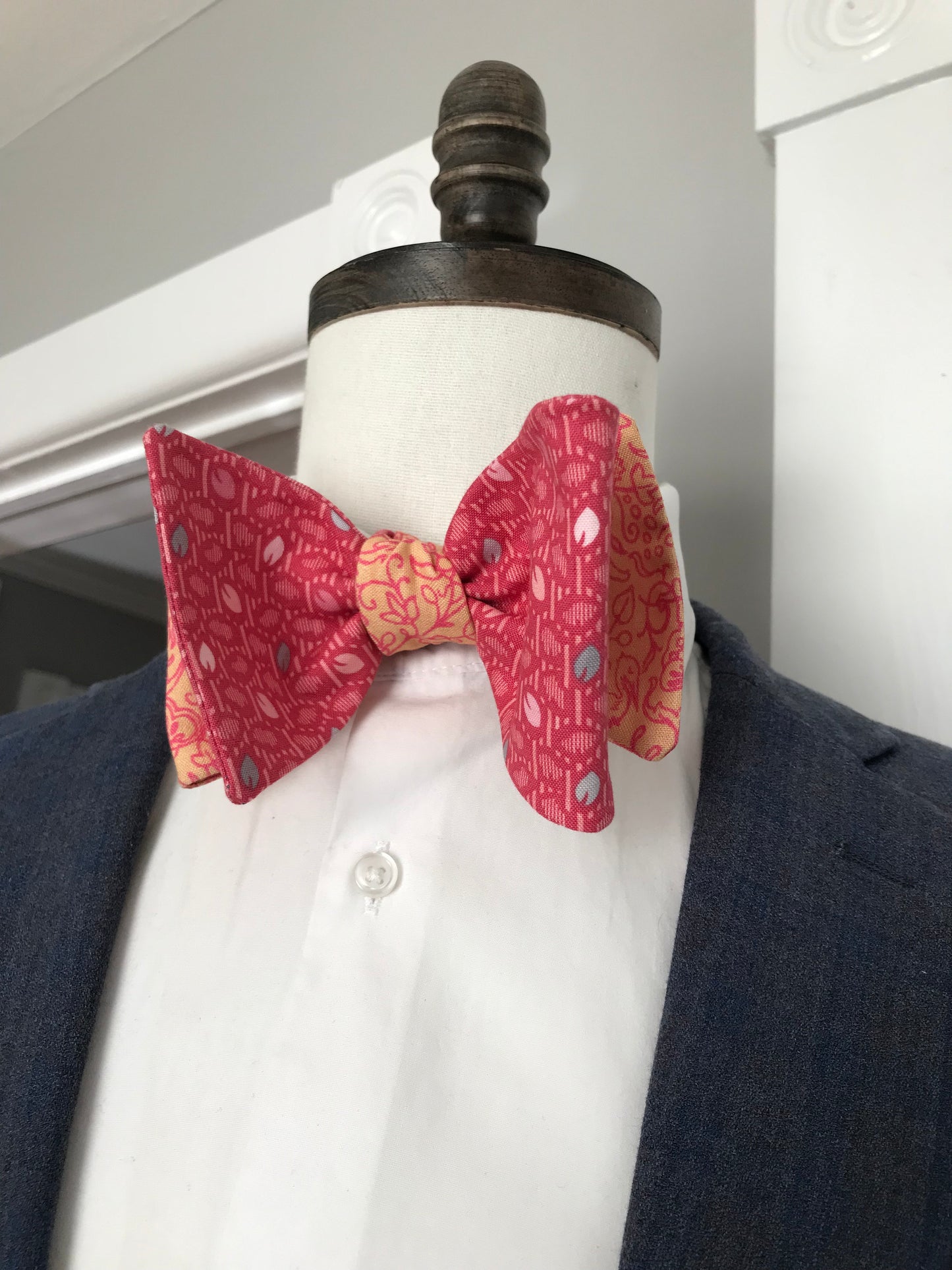 Orange and pinkish reversible Bowtie set (FATBOW)
