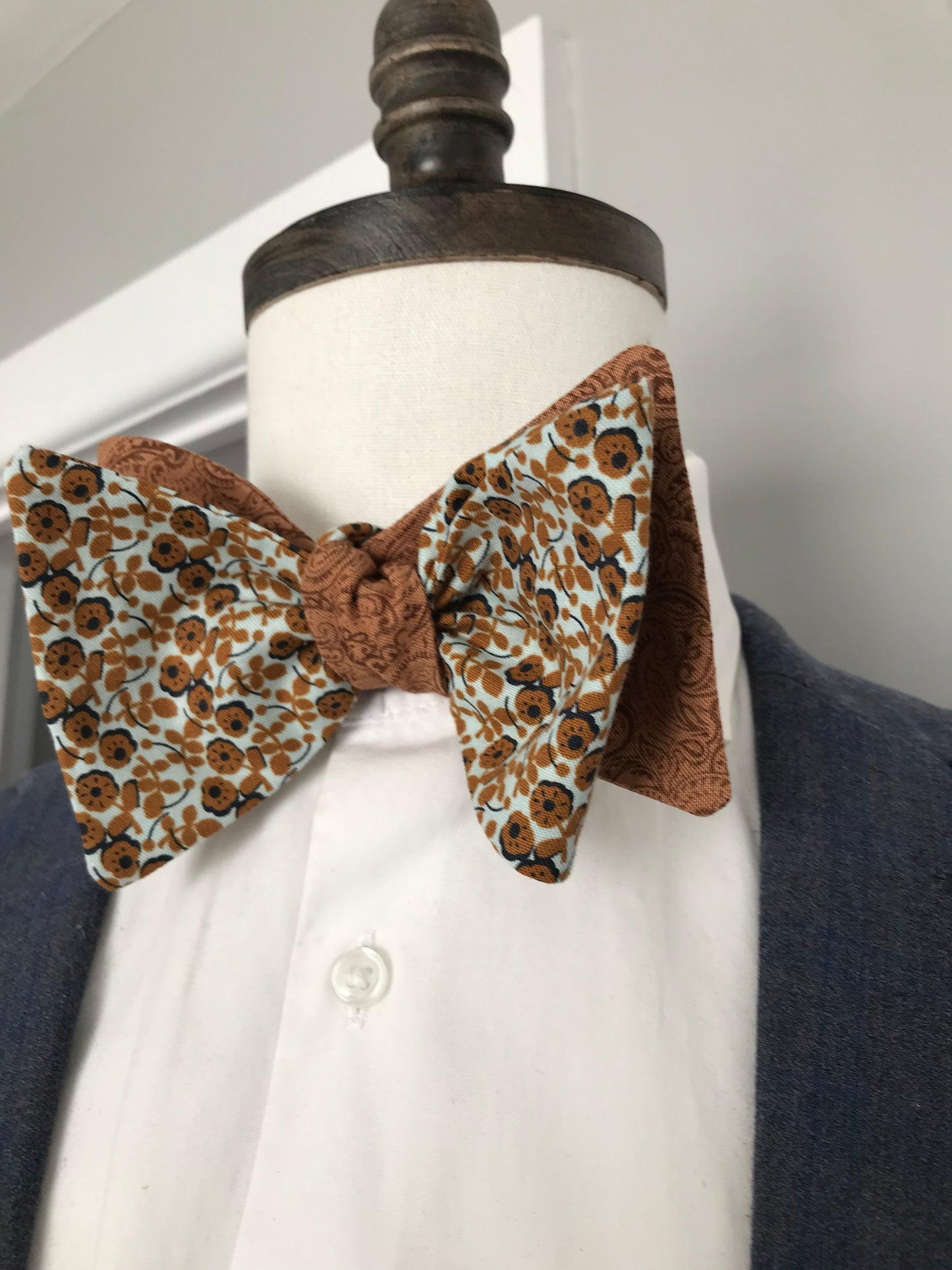 Coco brown and mixed brown reversible Bowtie set (FATBOW)