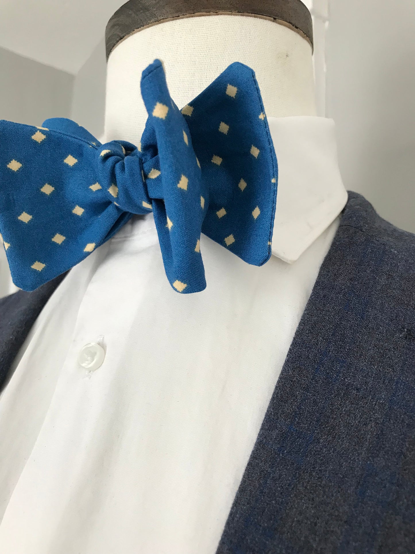 Royal Blue and yellow print Bowtie Set (traditional)