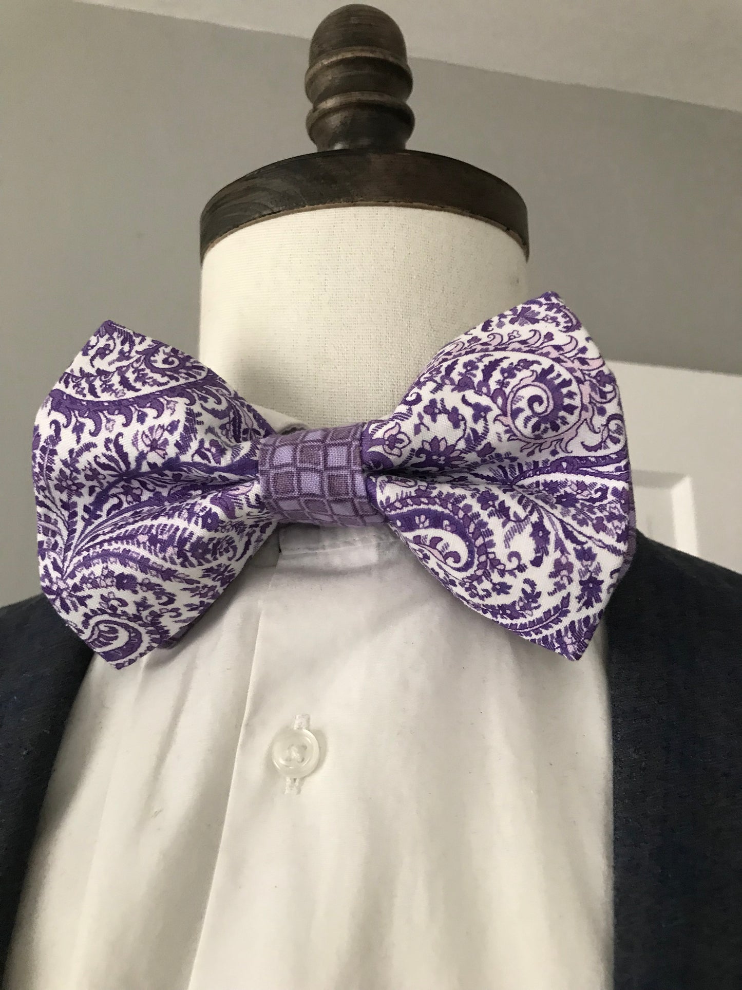 Light purple prettied Bowtie