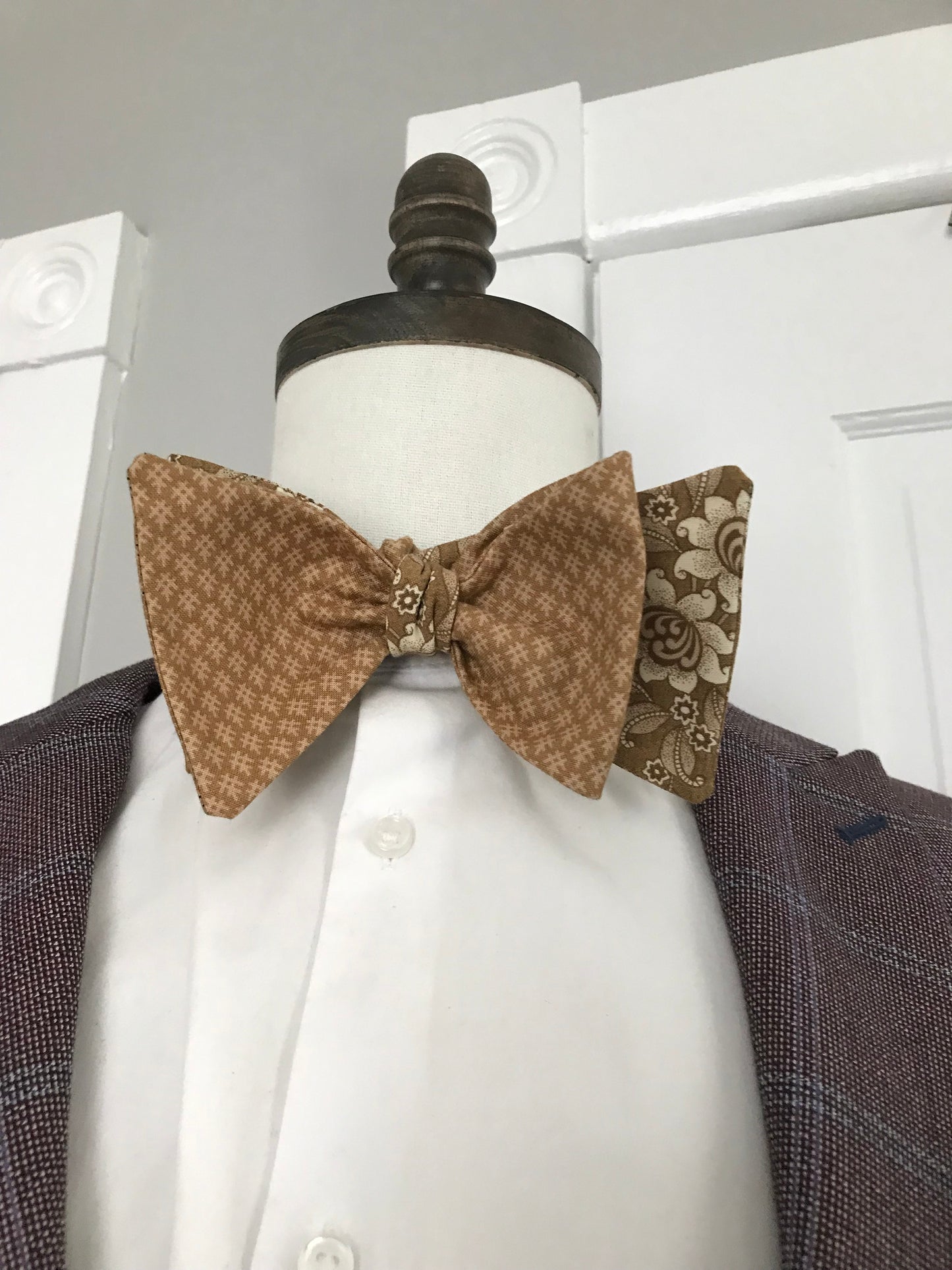 Tan print on Tan print reversible Bowtie set (FATBOW)