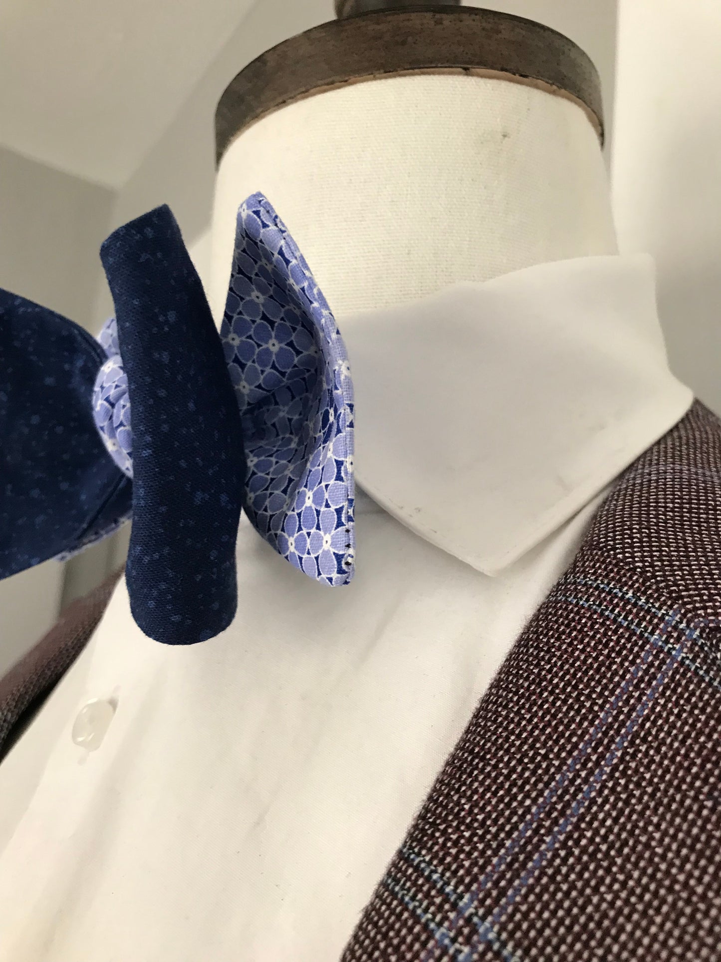 Blue on blue print reversible Bowtie set (traditional)