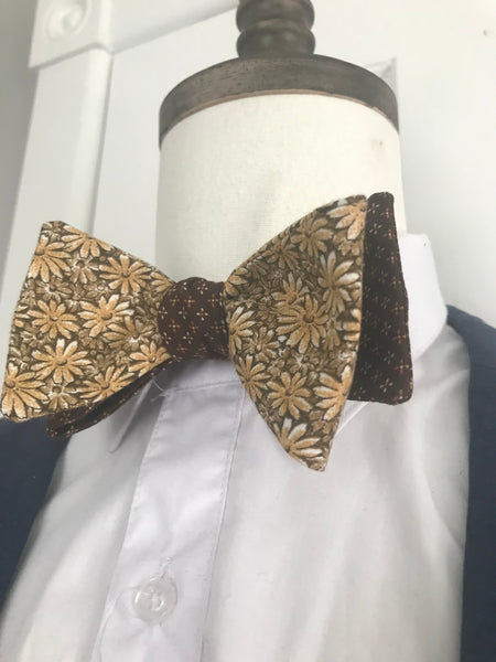 Beige and brown print reversible Bowtie set (TRADITIONAL )