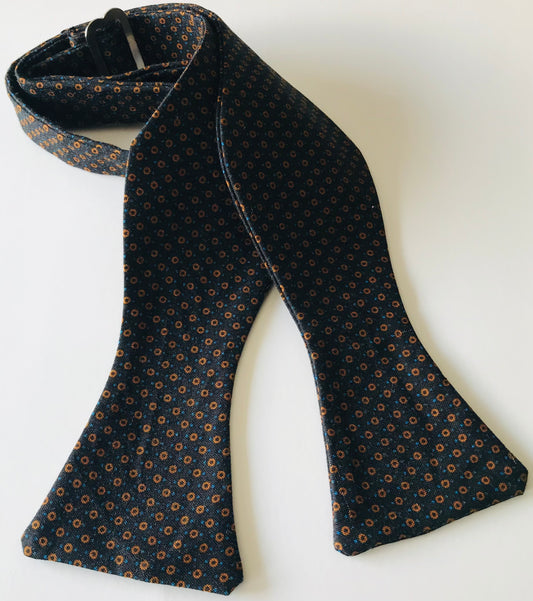 DARKSIDE (TRADITIONAL BOWTIE)