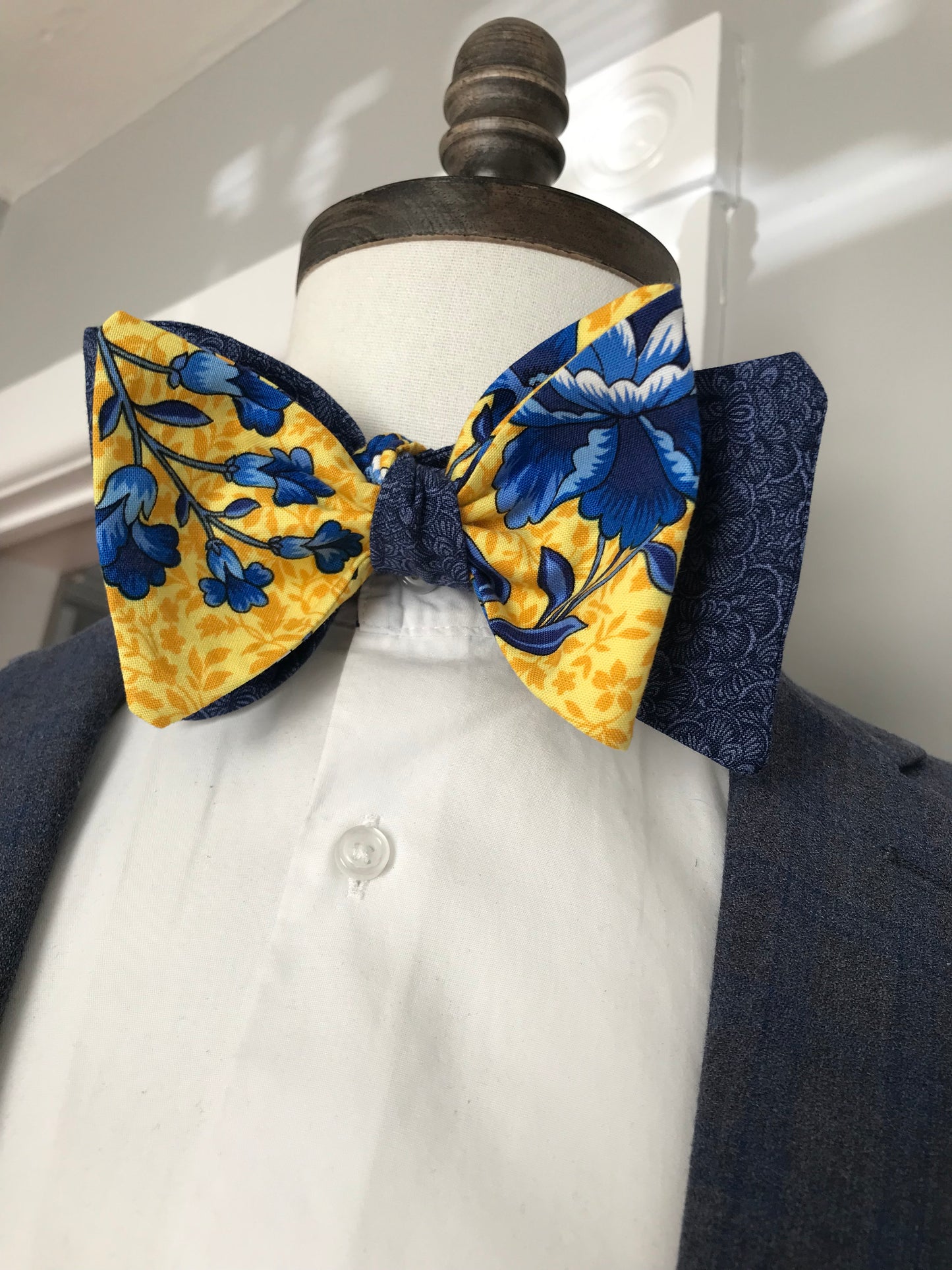 Yellow and blue reversible Bowtie set (FATBOW)