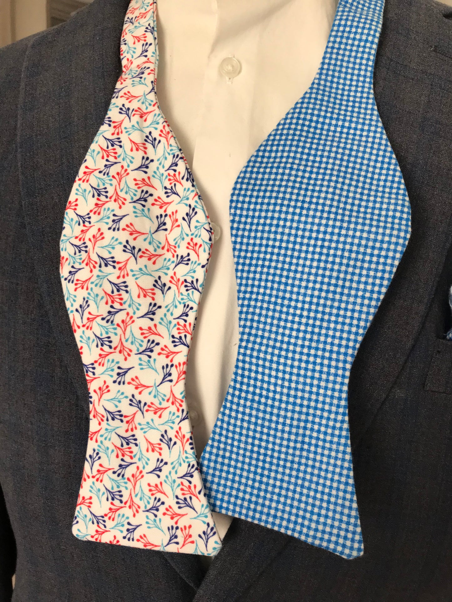 Blue white and red reversible Bowtie set (FATBOW)