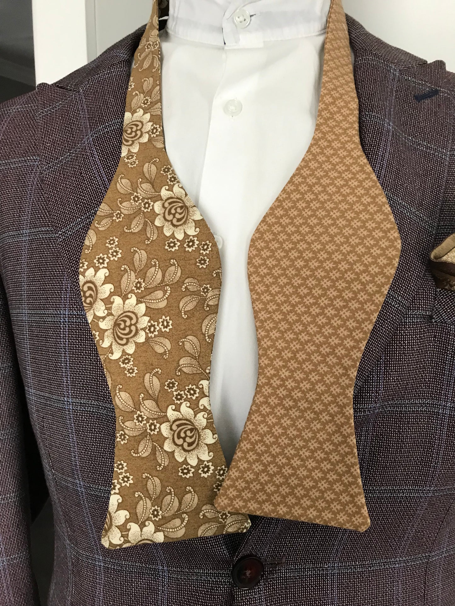 Tan print on Tan print reversible Bowtie set (FATBOW)