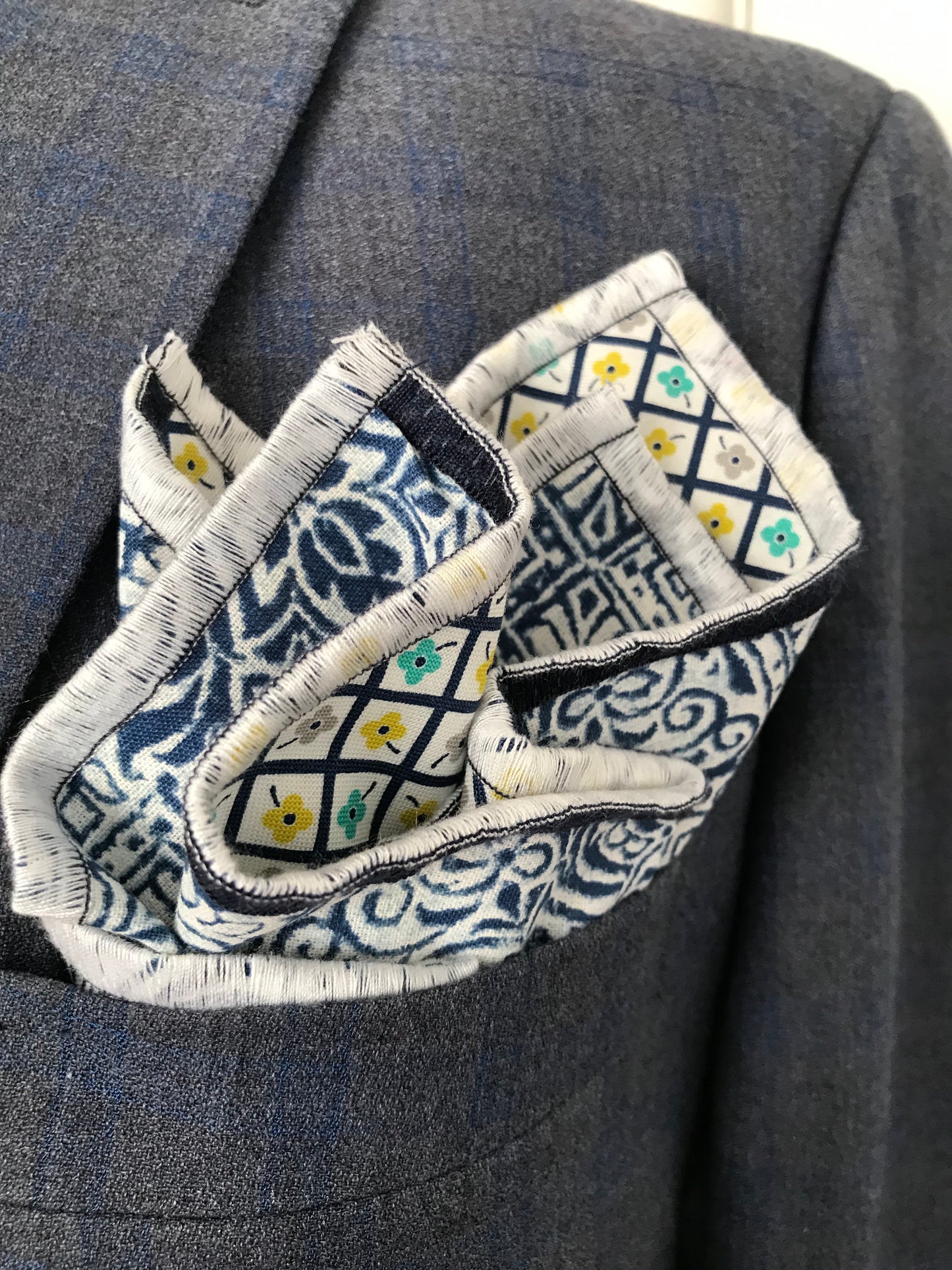 Blue and yellow print with blue paisley print reversible Bowtie set (FATBOW)