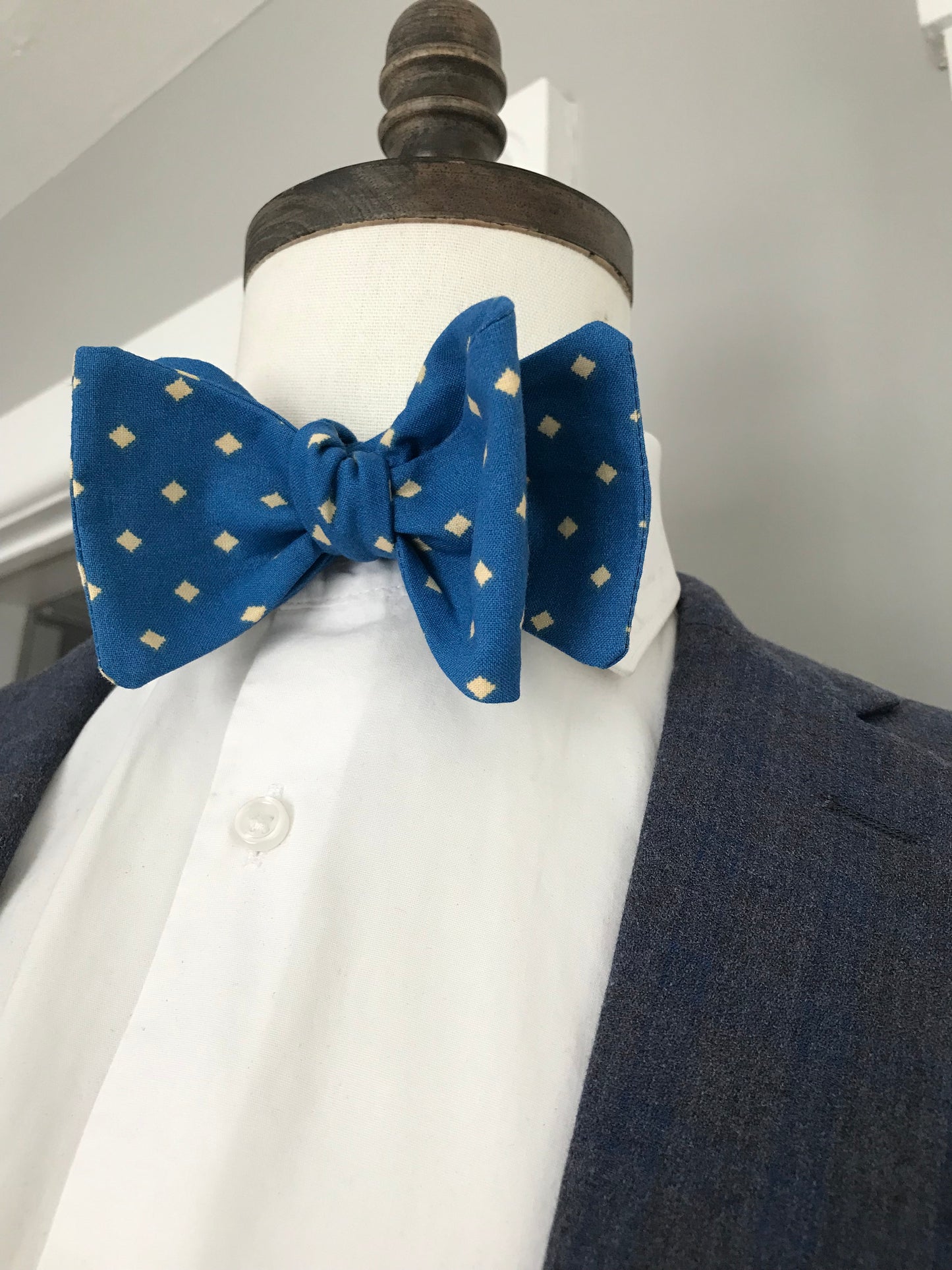 Royal Blue and yellow print Bowtie Set (traditional)