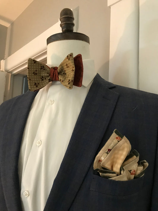 Rust and deeper tan print reversible Bowtie set (traditional)