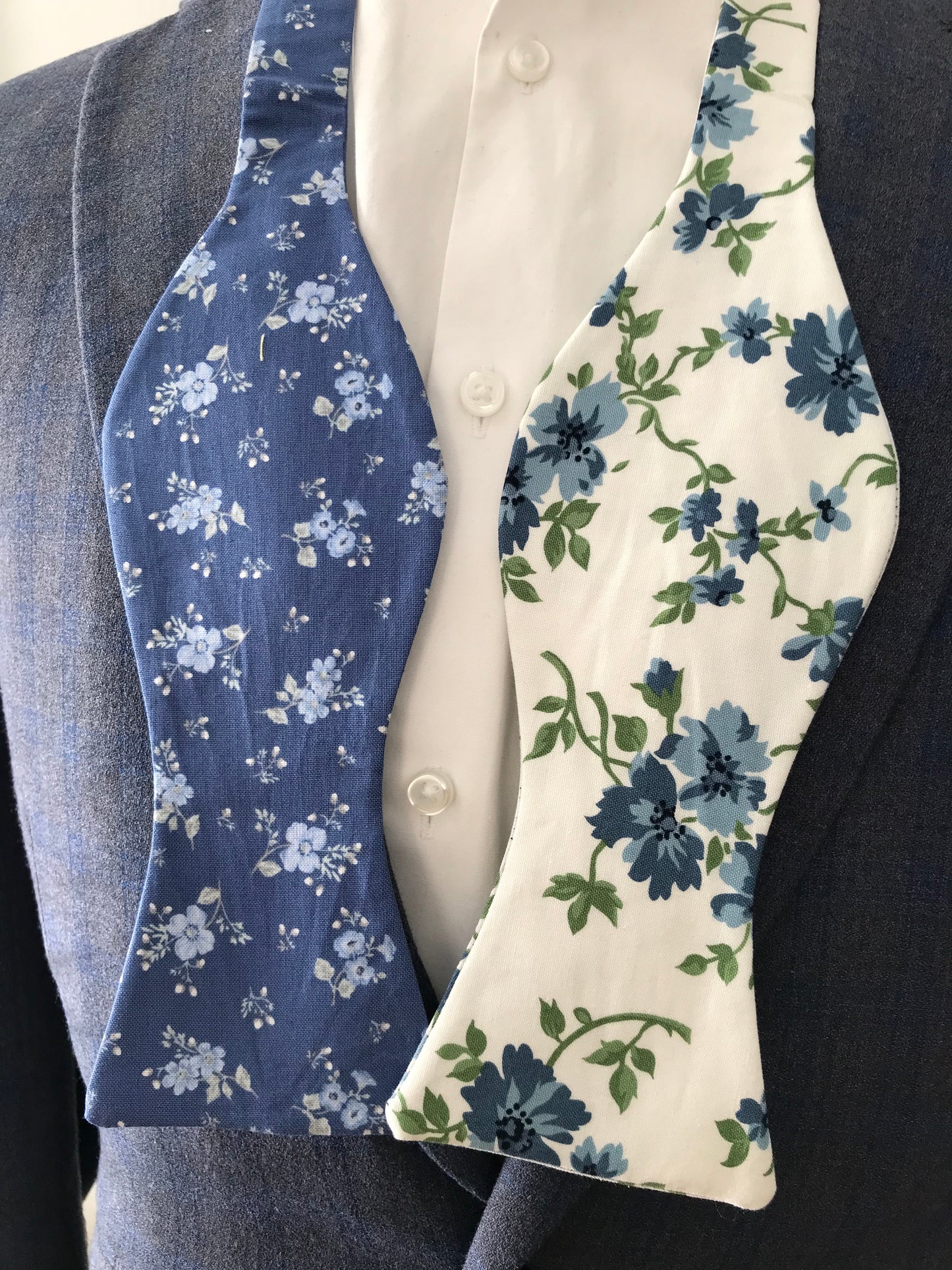 Blue and green print reversible Bowtie set (FATBOW)