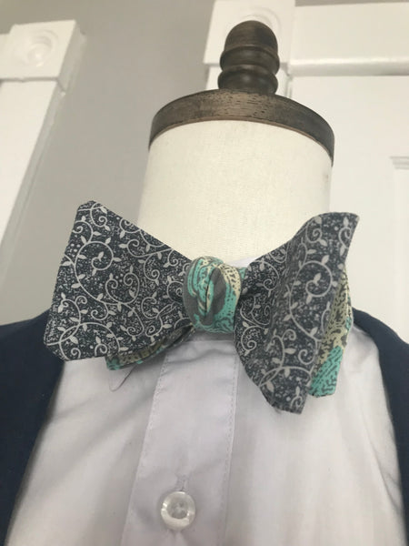 Darker grey with a faint yellow and grey print reversible Bowtie set