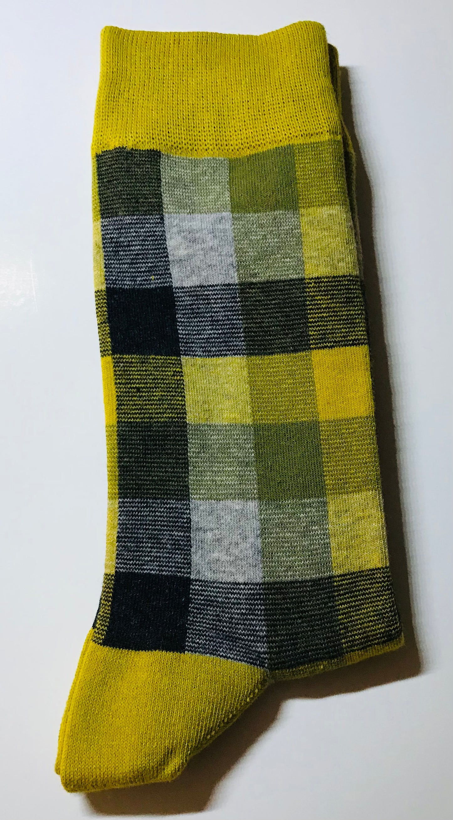 Grey and Yellow reversible Bowtie set with blending socks (FATBOW)