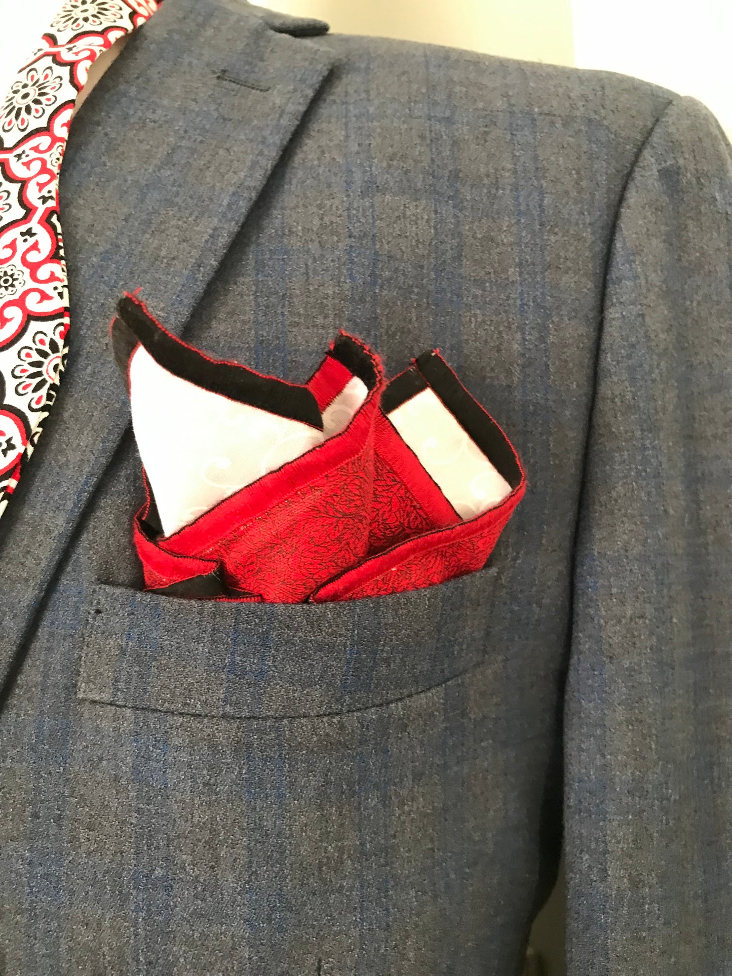 Red and black reversible Bowtie set (traditional)