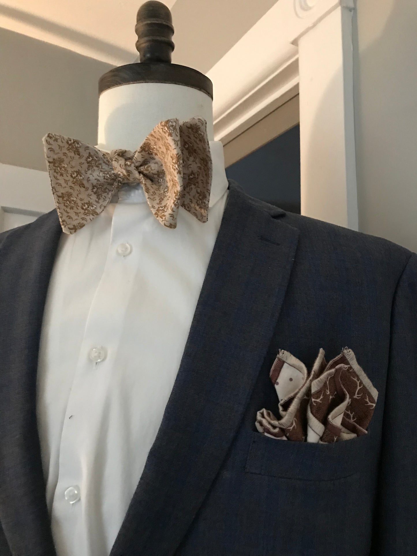 Tan on tan Bowtie set (FATBOW)
