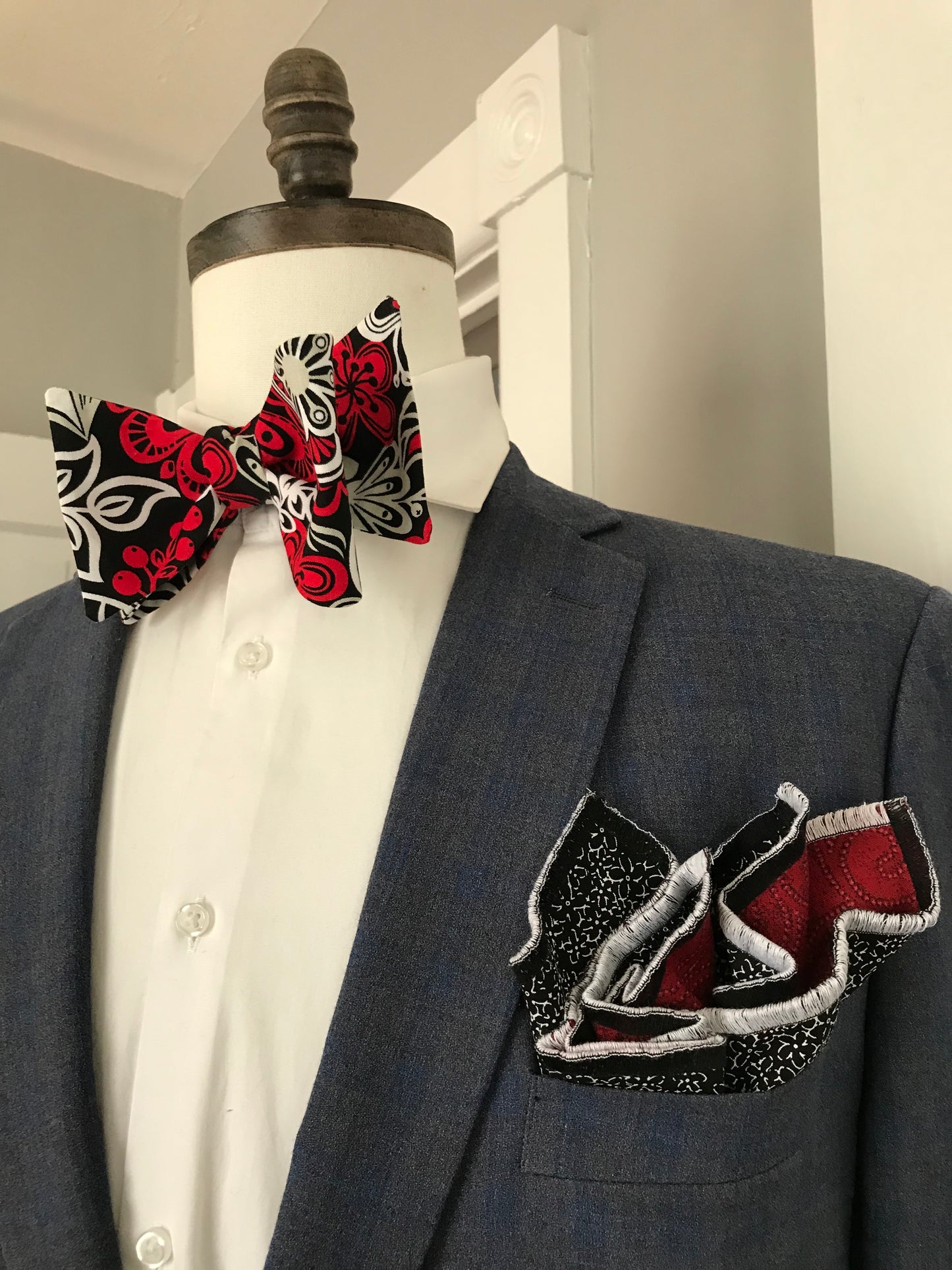 Red black and white Bowtie set (FATBOW)