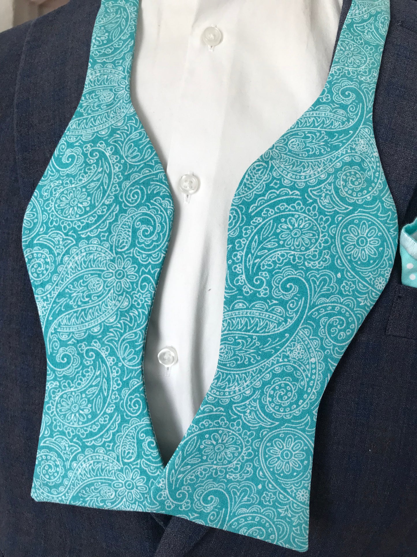 Light tealish paisley Bowtie set (FATBOW)