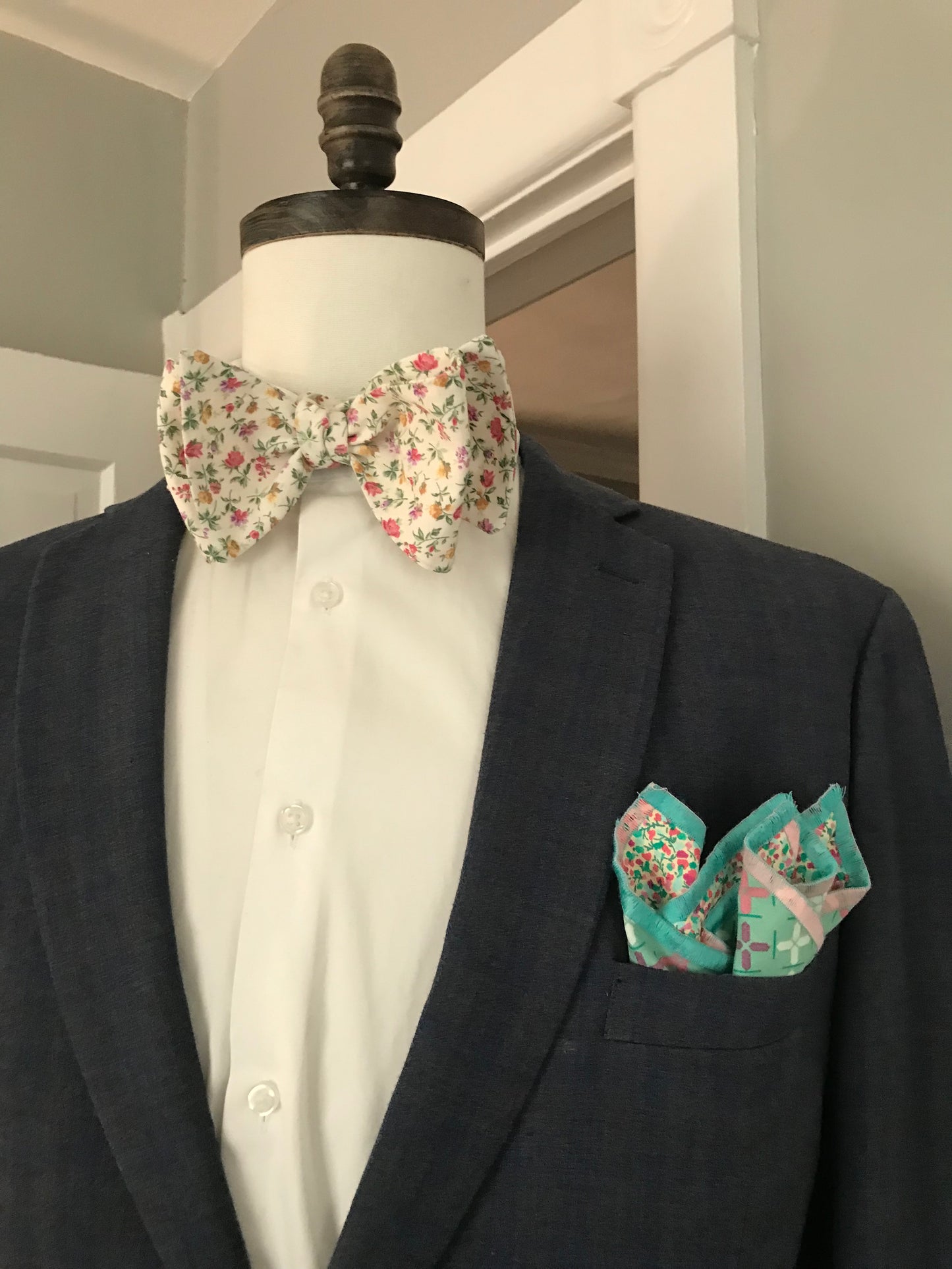 Pink with a splash of teal Bowtie set (FATBOW)