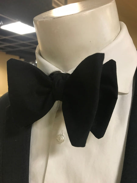 Black on Black Print Bowtie Set