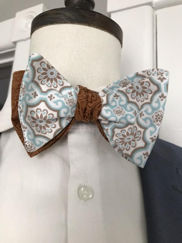 Baby blue and coco brown print with coco brown paisley print reversible bowtie set (Traditional)