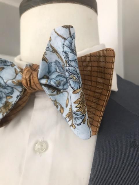 Gold and bluish brown and gold print reversible bowtie set (Fatbow)