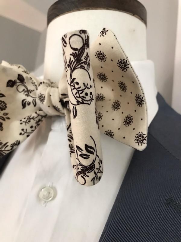 Tan and brown print reversible bowtie set (Fatbow)