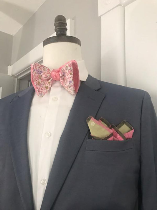 Pink print with a hint of green reversible bowtie set (fatbow)