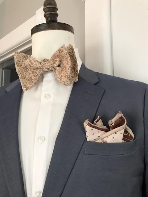 Tan and cream bowtie set (Fatbow)