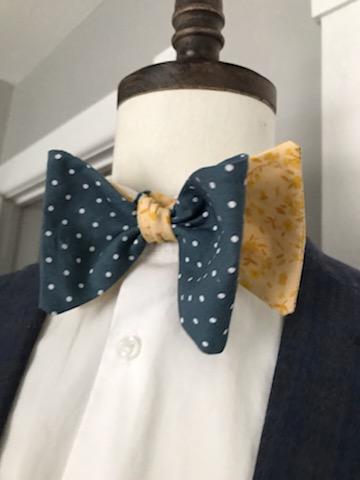 Deep gray and yellow reversible bowtie set (Fatbow)