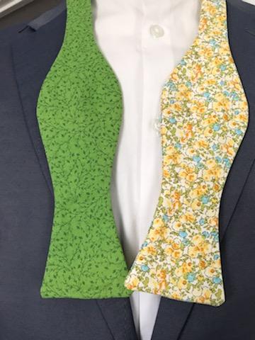 Yellow flower print and green print reversible bowtie set (Traditional)